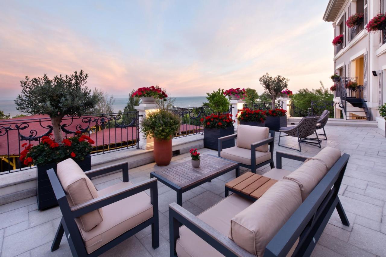 Mula Hotel Istanbul Exterior foto The Terrace at the Hotel