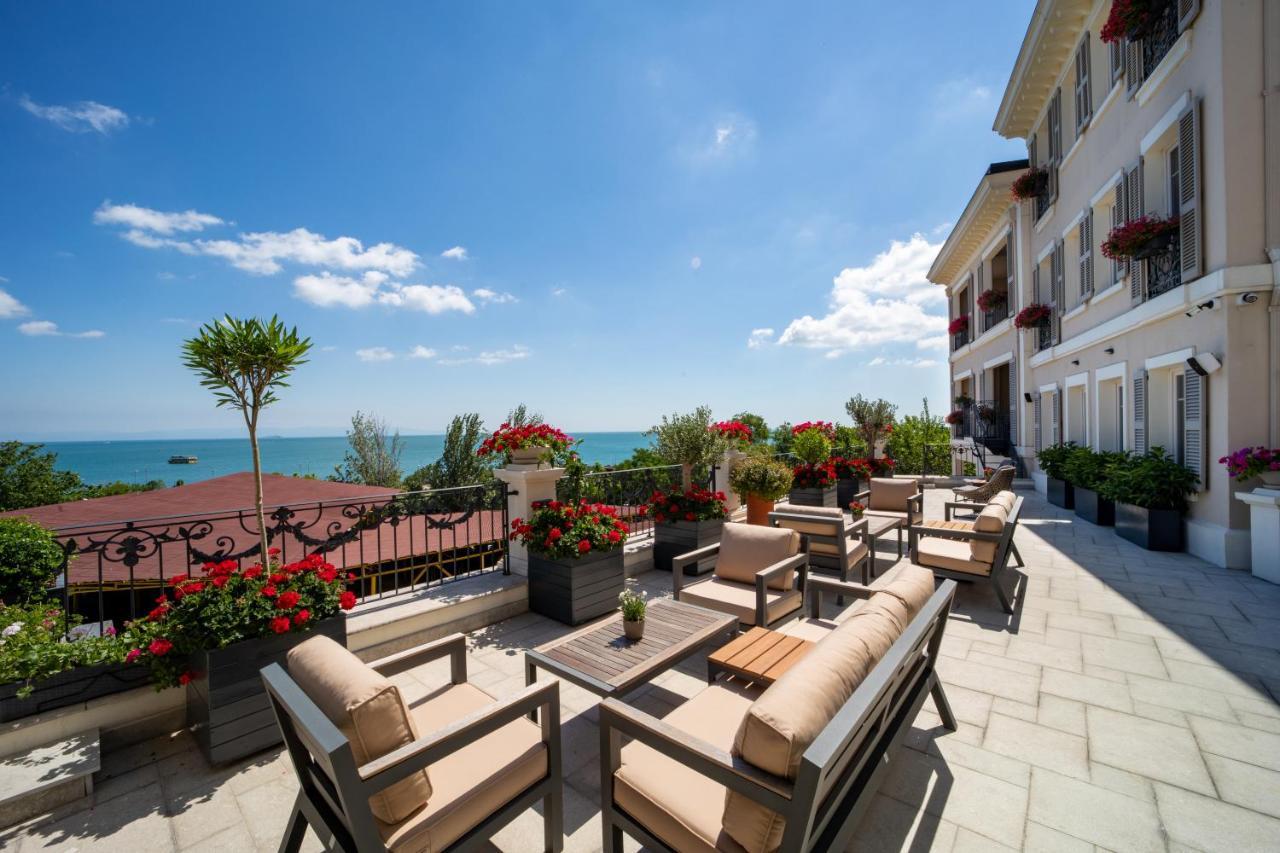 Mula Hotel Istanbul Exterior foto Terrace of the hotel