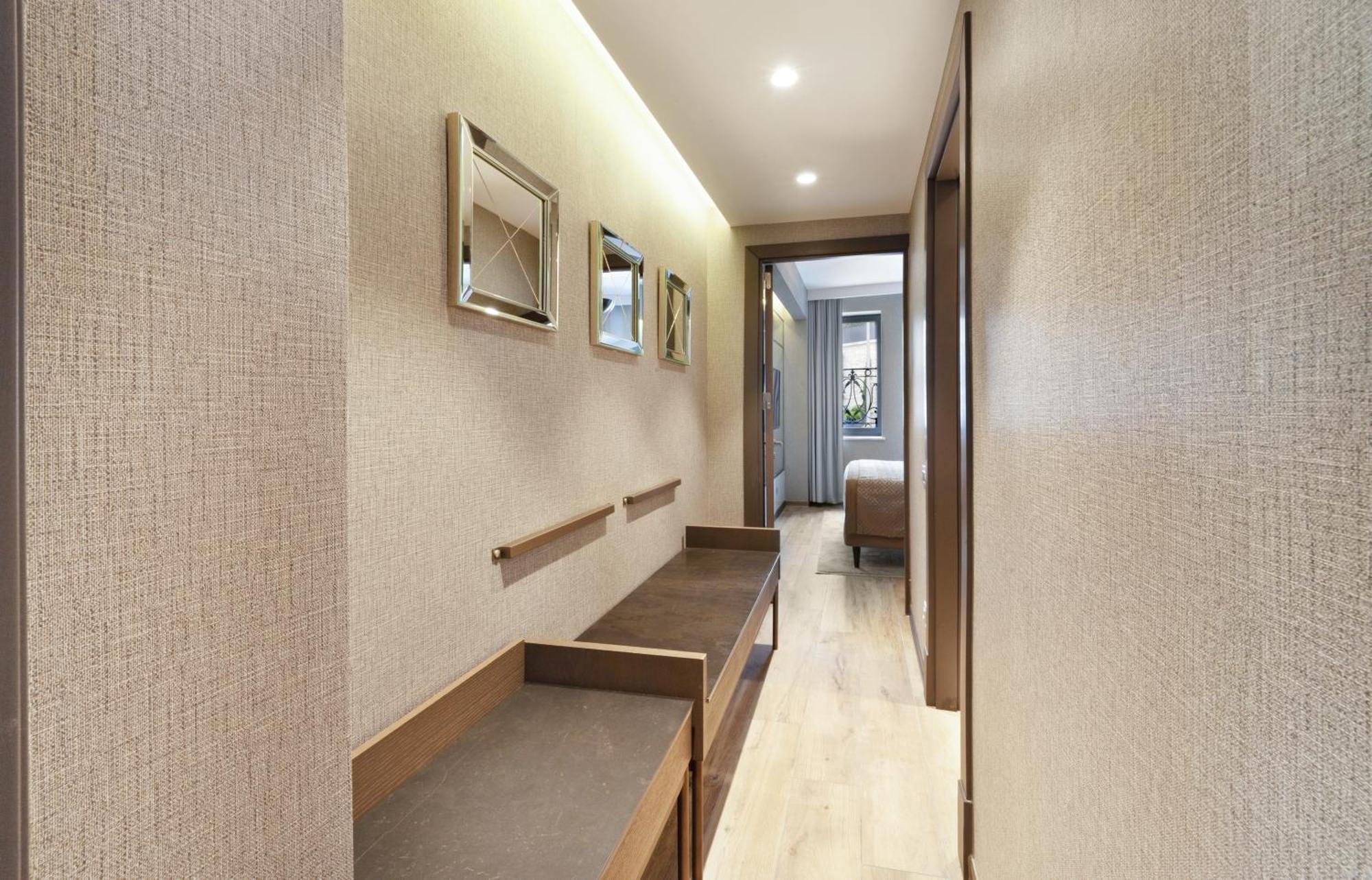 Mula Hotel Istanbul Exterior foto A corridor