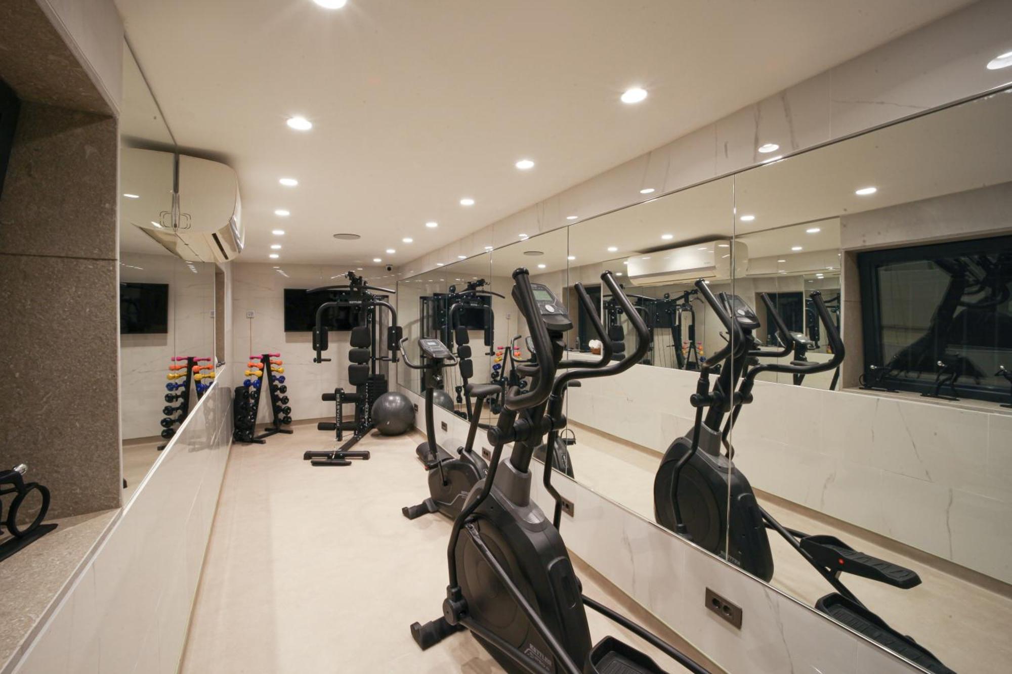 Mula Hotel Istanbul Exterior foto The gym at the 2012 Olympic Village